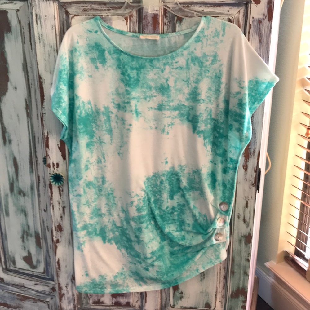 Twenty Second Asymmetrical Side Button Tee